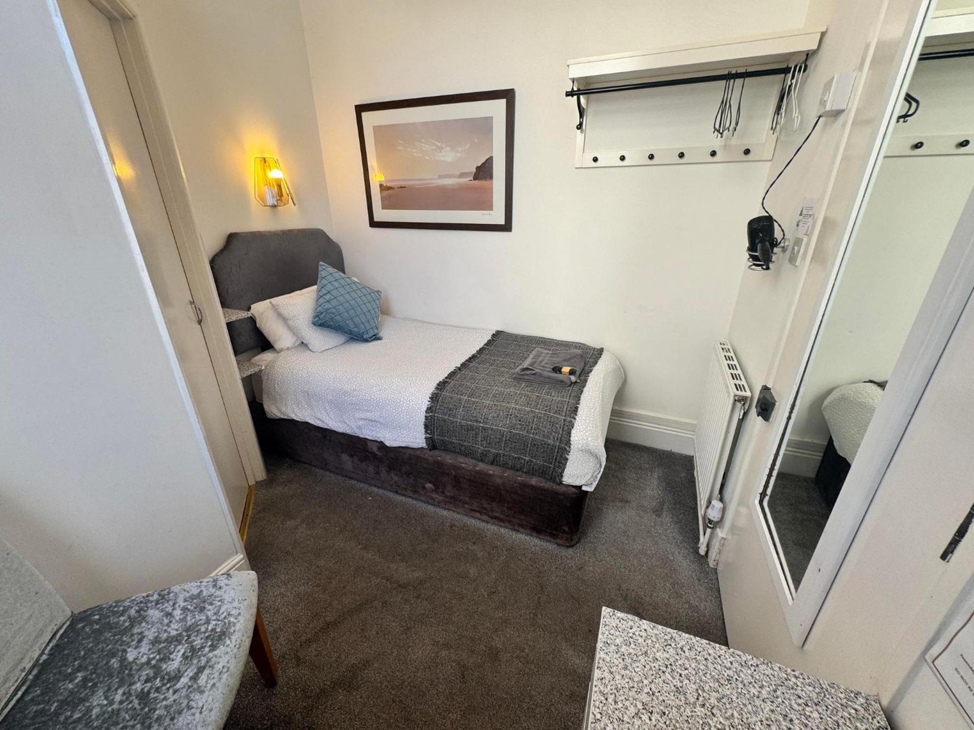The Jubilee East - With Facilities & Smokehouse - Newly Refurbished Facilities Weymouth