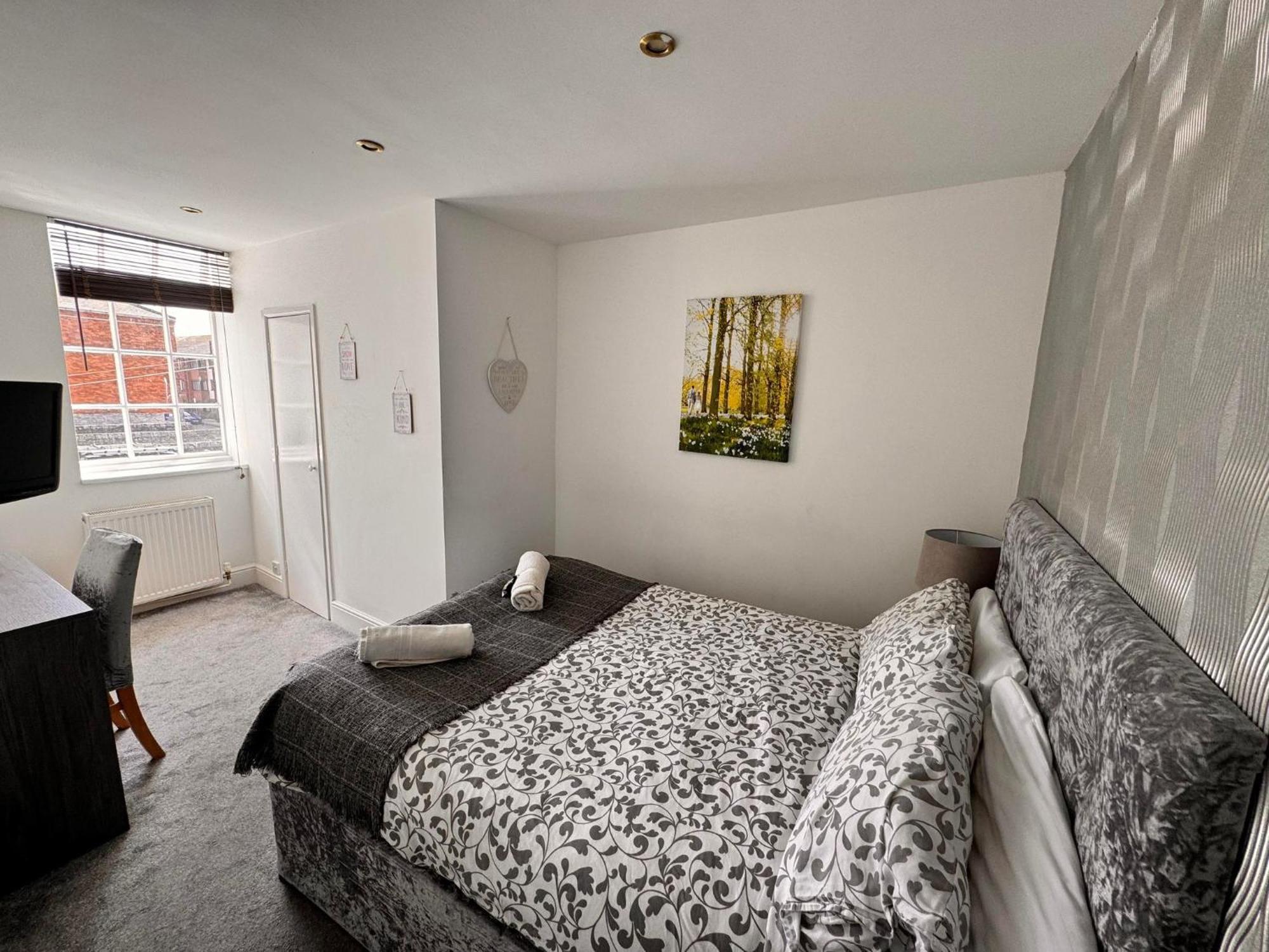 The Jubilee East - With Facilities & Smokehouse - Newly Refurbished Facilities 3* Weymouth