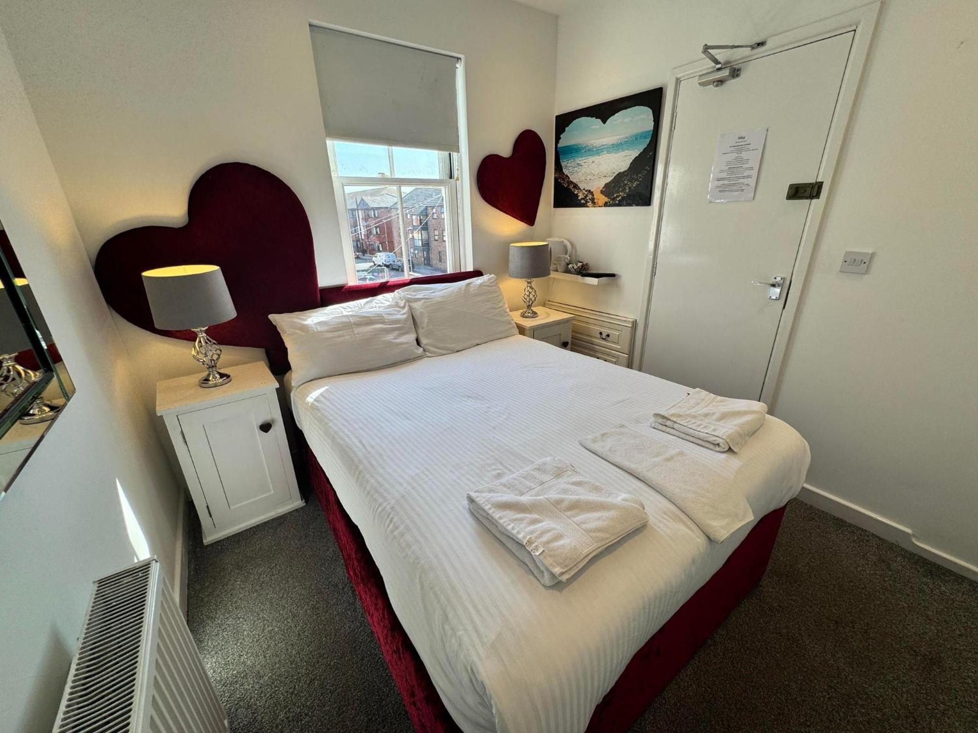 The Jubilee East - With Facilities & Smokehouse - Newly Refurbished Facilities 3* Weymouth