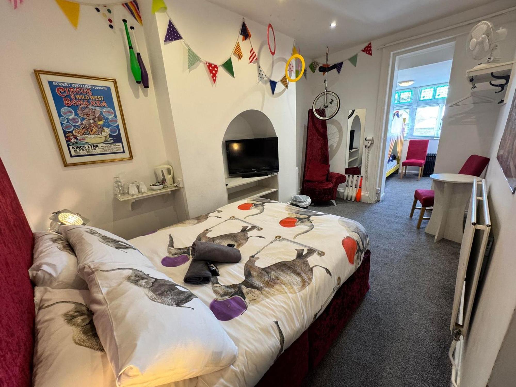 The Jubilee East - With Facilities & Smokehouse - Newly Refurbished Facilities