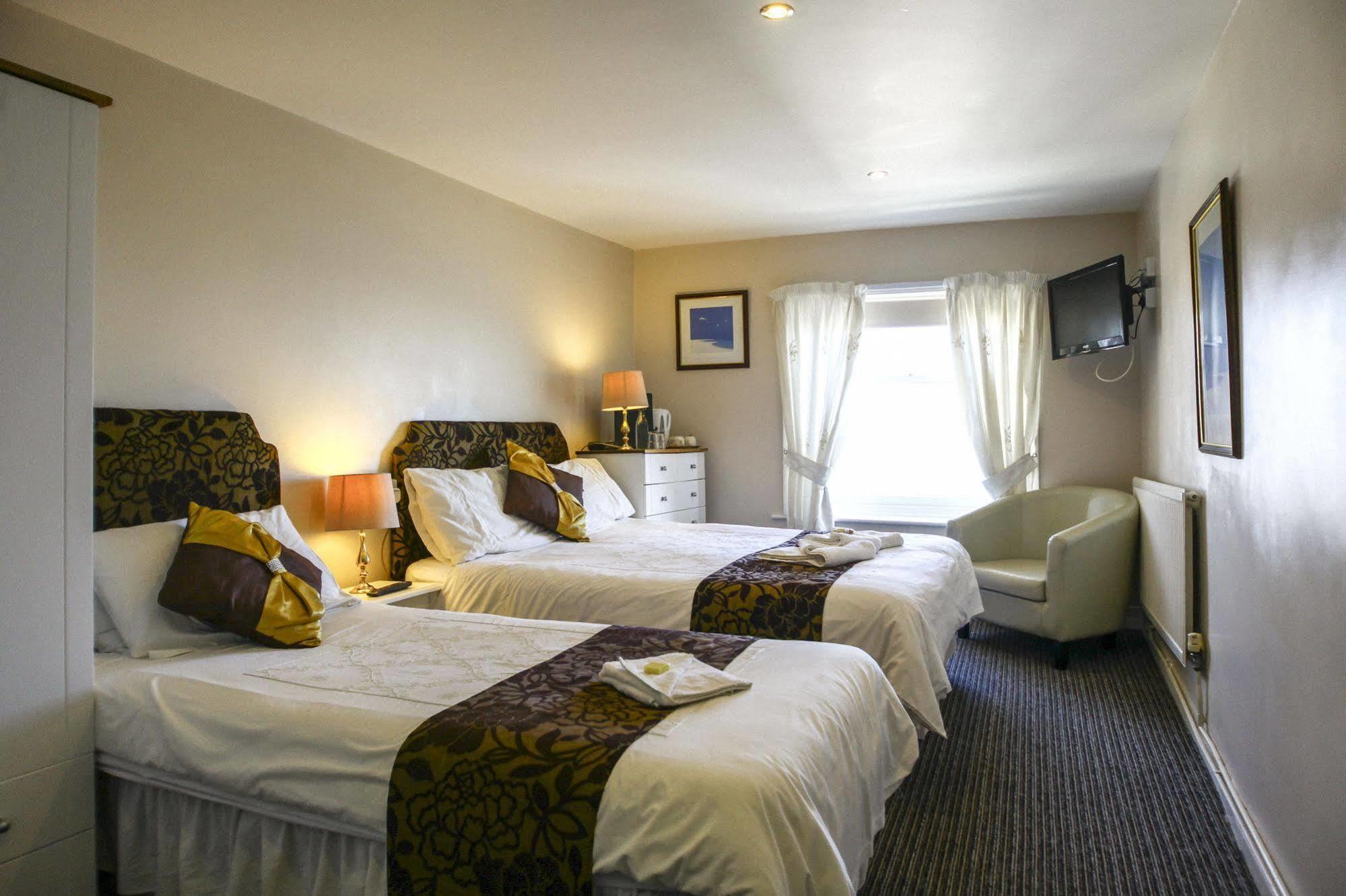 The Jubilee East - With Facilities & Smokehouse - Newly Refurbished Facilities Weymouth